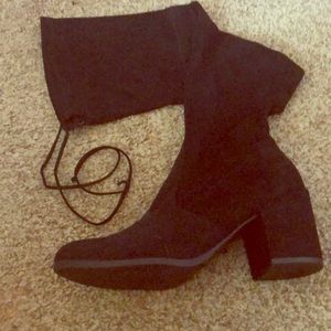 Brand new Woman’s black over the knee boot W 10